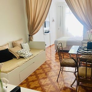 Studio Completo Ao Lado Da Praia De Copacabana Com Ar, Duas Camas, Wifi, Canais A Cabo, Ate 3 Pessoas, Pauloangerami Df125